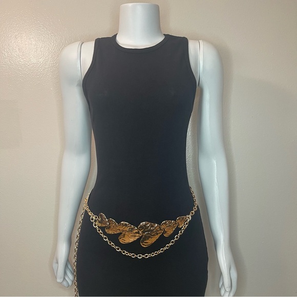 Gold tone metallic hearts statement chain belt - Picture 3 of 10